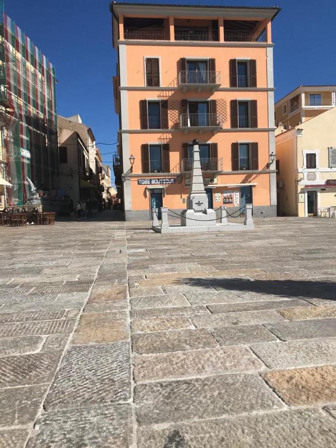 Maison Sur L'Ancien Port, La Maddalena ลามัดดาเลนา ภายนอก รูปภาพ